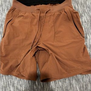 Lululemon 7” License to Train shorts Men’s medium